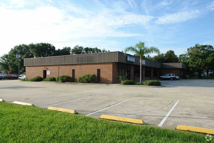 More Photos Of 2290-2298 W Airport Blvd, Sanford Flex For Lease