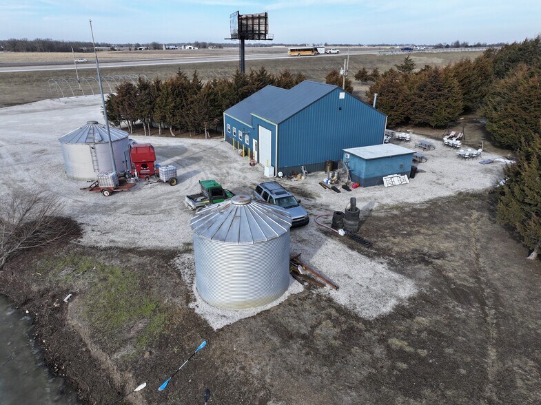 More Photos Of 43937 Highway 36, Monroe City General Retail For Sale