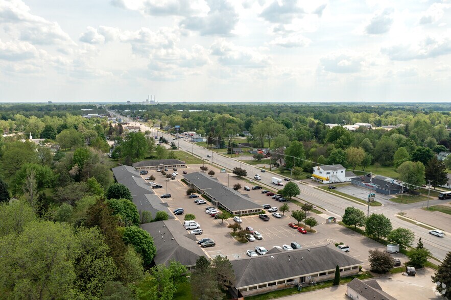 More Photos Of 15851 S US Highway 27, Lansing Unknown For Lease