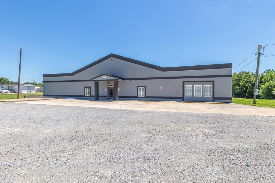 More Photos Of 602 E Outer Rd, Poplar Bluff Warehouse For Sale