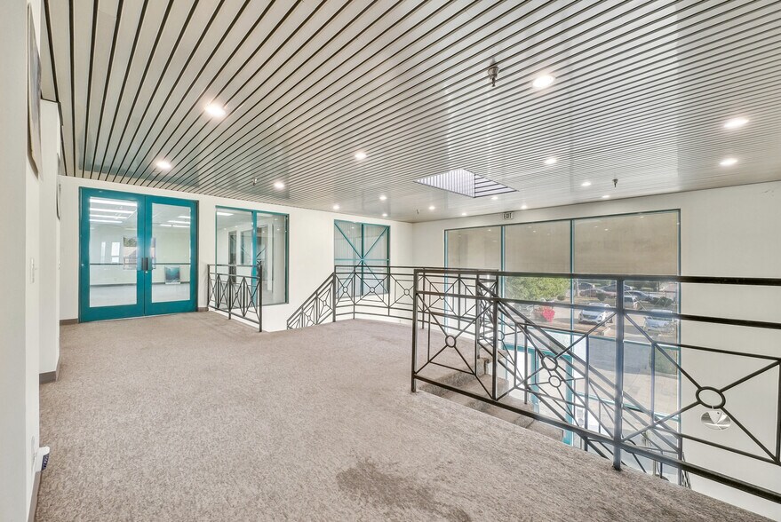 More Photos Of 207-211 Erie St, Pomona Warehouse For Lease