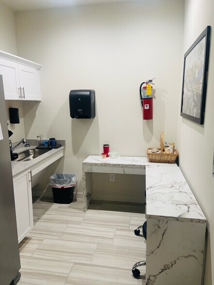 More Photos Of 5830 Collin McKinney Pky, McKinney Medical For Lease