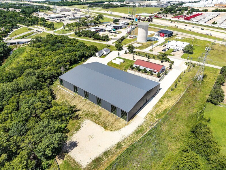 More Photos Of 1771 Robinson Road, Grand Prairie Warehouse For Sale