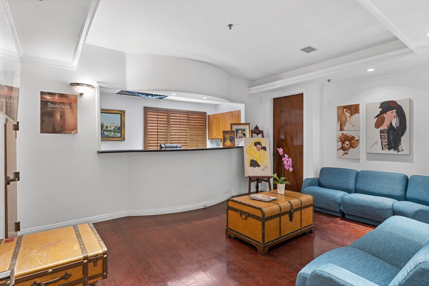 More Photos Of 250-256 S La Cienega Blvd, Beverly Hills Medical For Sale
