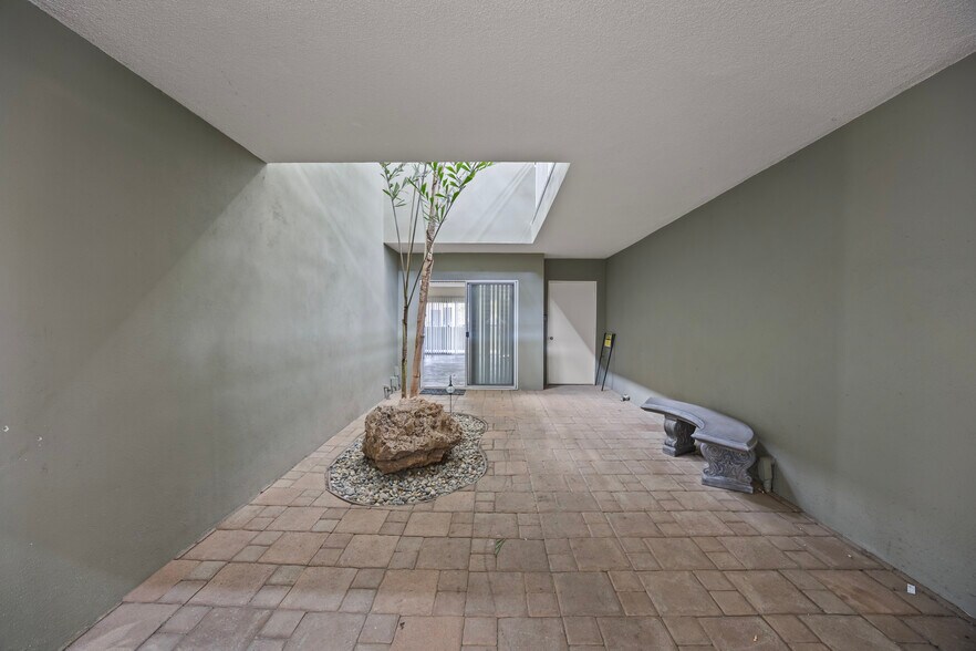 More Photos Of 500 S Inglewood Ave, Inglewood Apartments For Sale