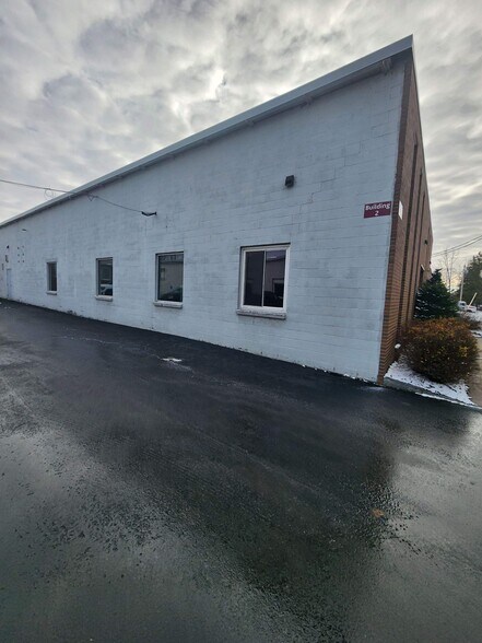 More Photos Of 113-119 Falso Dr, Syracuse Warehouse For Lease