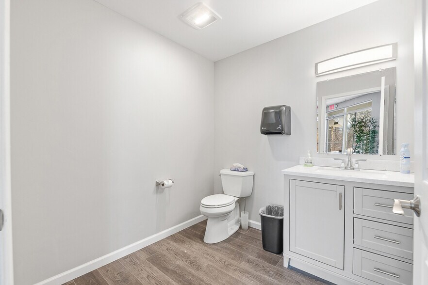 More Photos Of 544 Pearl Rd, Brunswick Freestanding For Sale