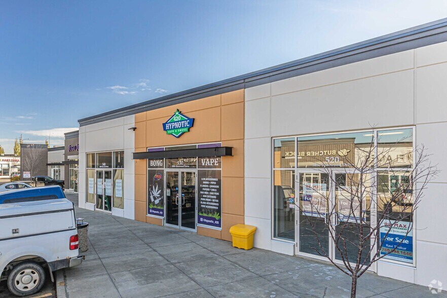 More Photos Of 3850 Sherwood Dr, Sherwood Park Restaurant For Sale