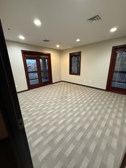 More Photos Of 291 E Shore Dr, Eagle Office For Lease