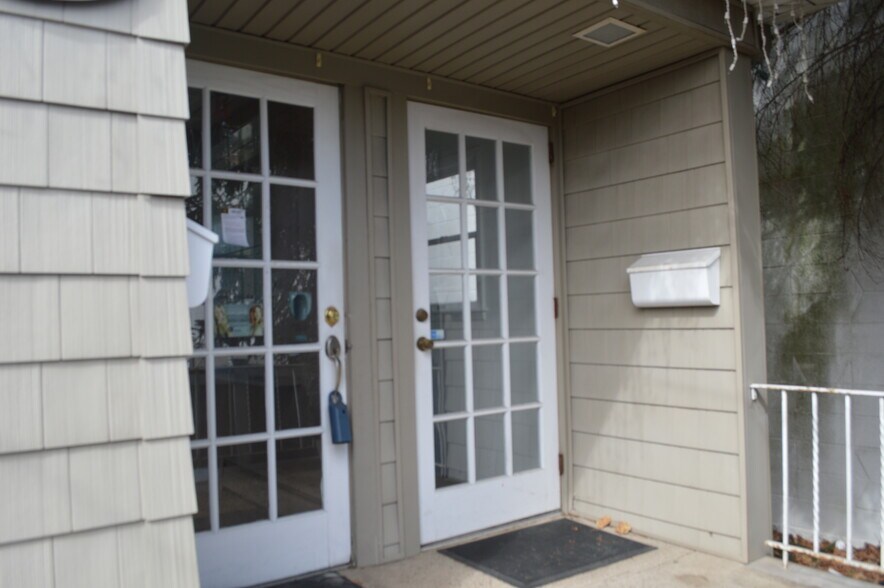 More Photos Of 6-14 Elm St, Oakland Storefront Retail Office For Lease