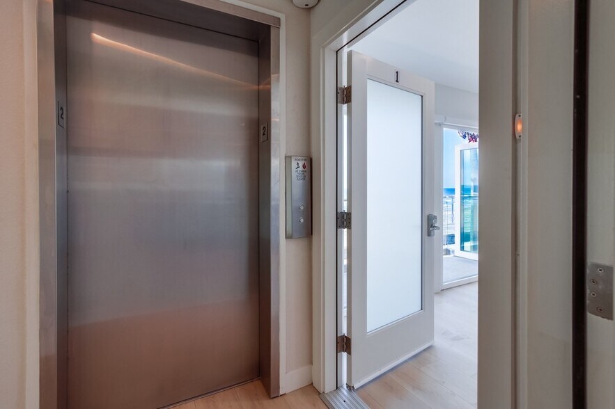 More Photos Of 3449 Ocean Front Walk, San Diego Apartments For Sale