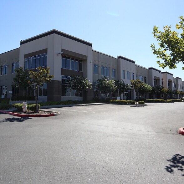 More Photos Of 5828 Lonetree Blvd, Rocklin Coworking Space