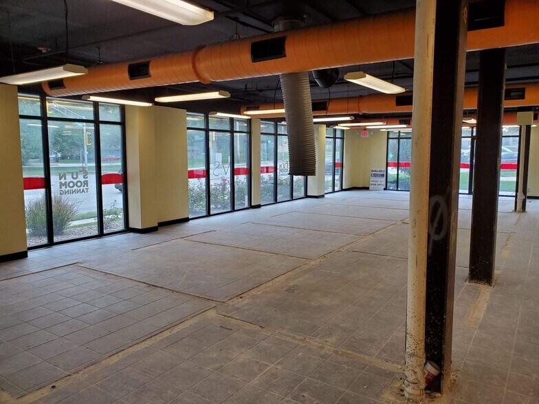 More Photos Of 800 W Hovey St, Normal Apartments For Lease
