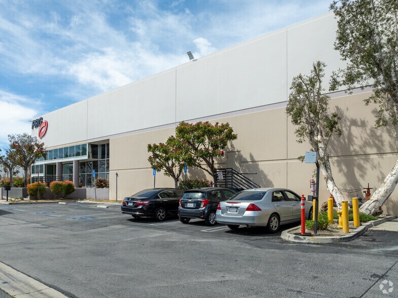More Photos Of 1245 Aviation Pl, San Fernando Warehouse For Lease