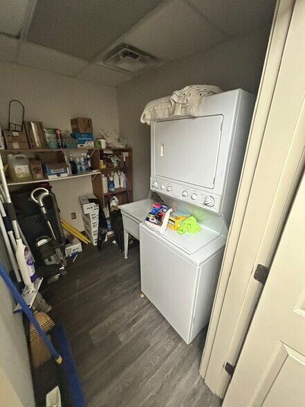 More Photos Of 414 Old Morgantown Rd, Bowling Green Office For Sale