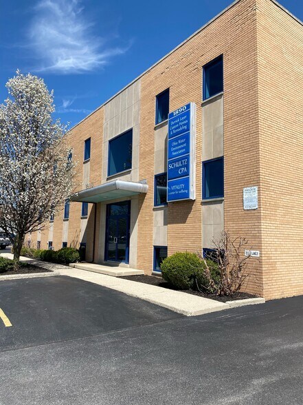 Primary Photo Of 1890 Northwest Blvd, Columbus Office For Lease