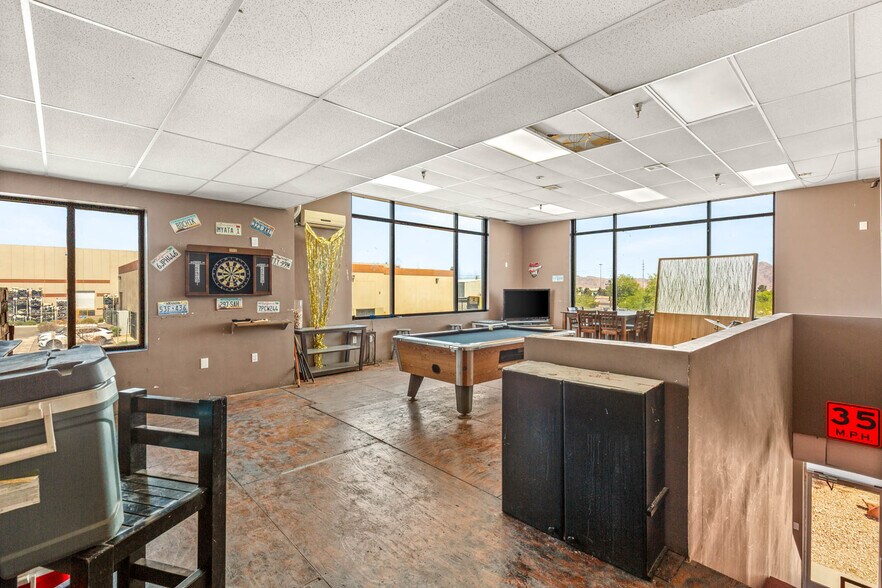 More Photos Of 4570 Donovan Way, North Las Vegas Light Distribution For Sale