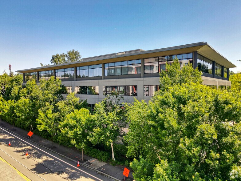 More Photos Of 720 4th Ave, Kirkland Office For Lease