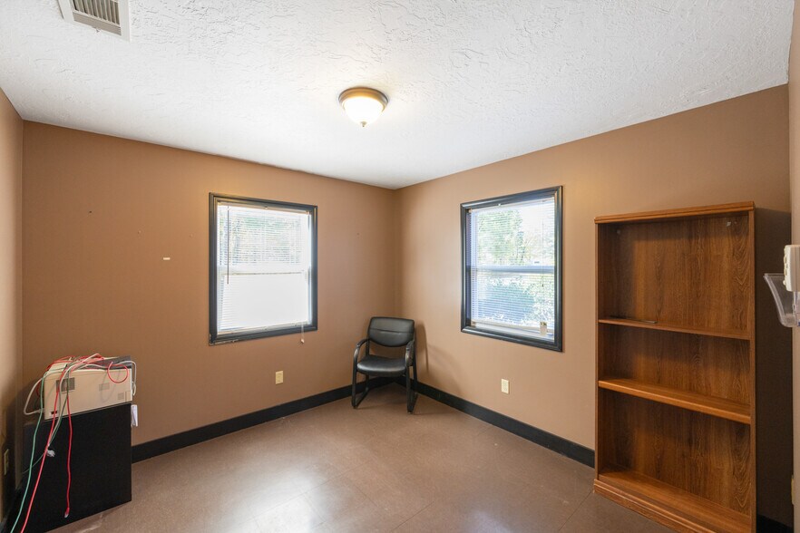 More Photos Of 215 Baker Rd, Huntingdon Lodge Meeting Hall For Sale