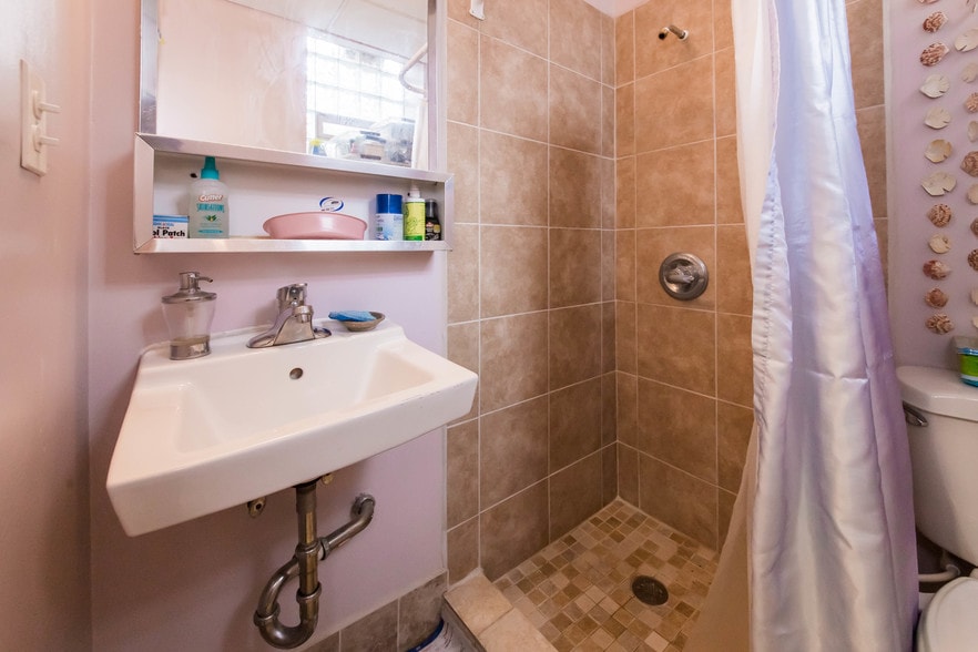 More Photos Of 1338-1346 W Irving Park Rd, Chicago Apartments For Lease