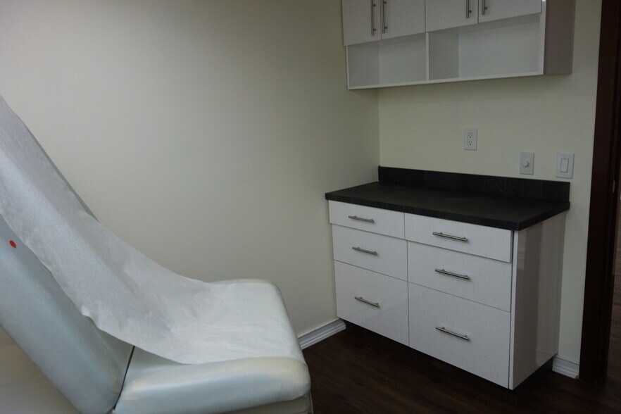 More Photos Of 6433 98th St, Rego Park Healthcare For Lease