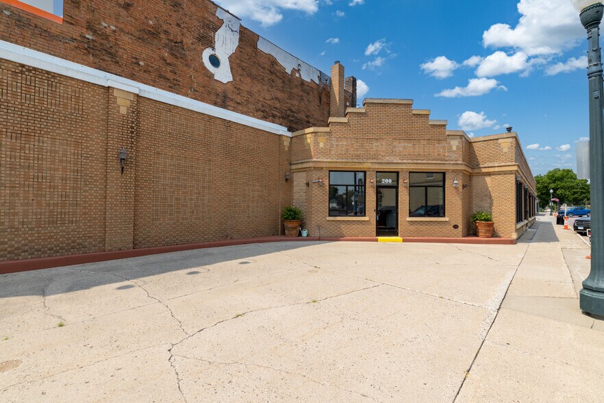More Photos Of 200 S Minnesota Ave, Saint Peter Office For Sale