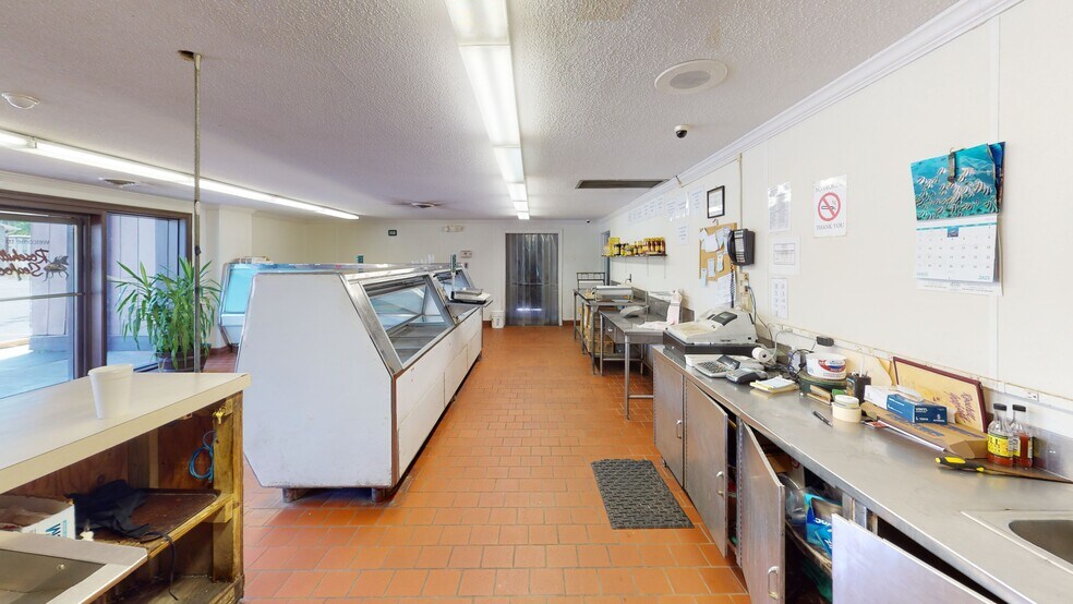 More Photos Of 2621 Hamilton Rd, Columbus Restaurant For Sale