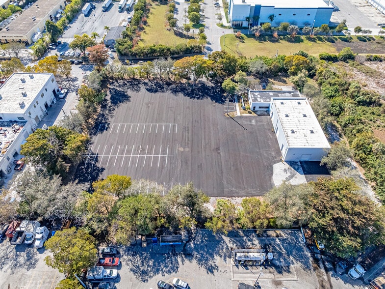 More Photos Of 2361 NW 22nd St, Pompano Beach Warehouse For Lease