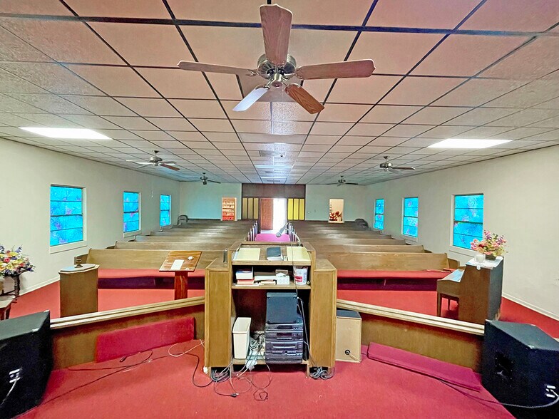 More Photos Of 239 County Road 1710 Rd, Grapeland Religious Facility For Sale