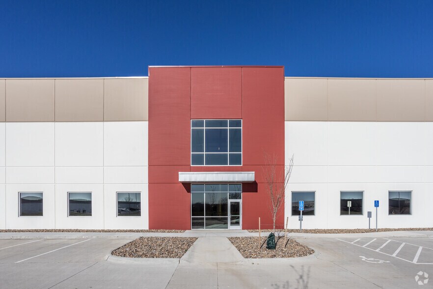 More Photos Of 6150 SE Rio Cir, Ankeny Warehouse For Lease