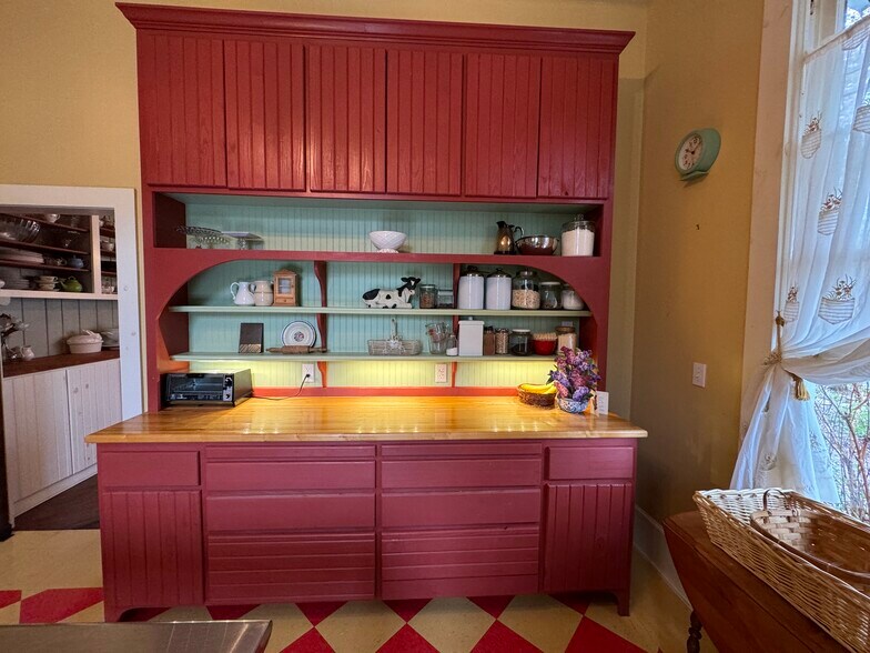 More Photos Of 224 W Chickasaw St, Tahlequah Hospitality For Sale