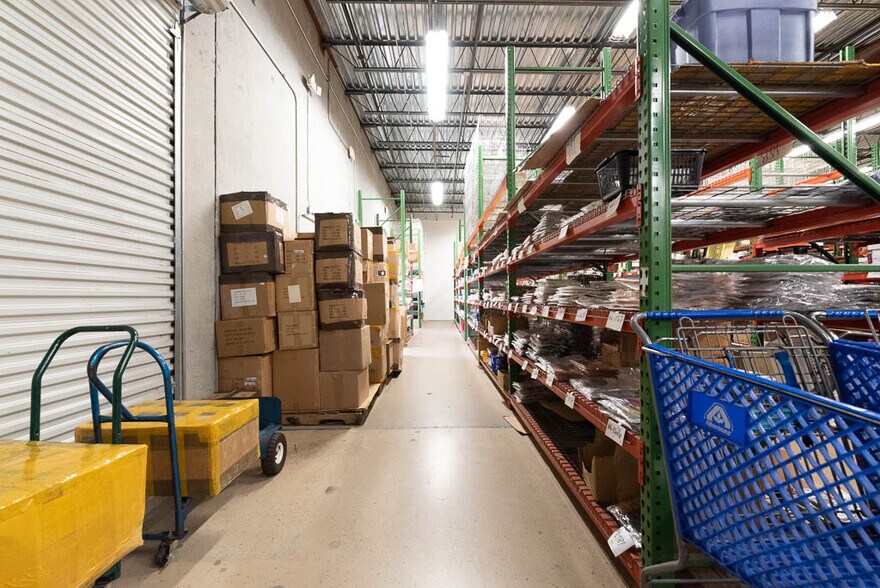 More Photos Of 585 105th Ave N, West Palm Beach Light Distribution For Lease