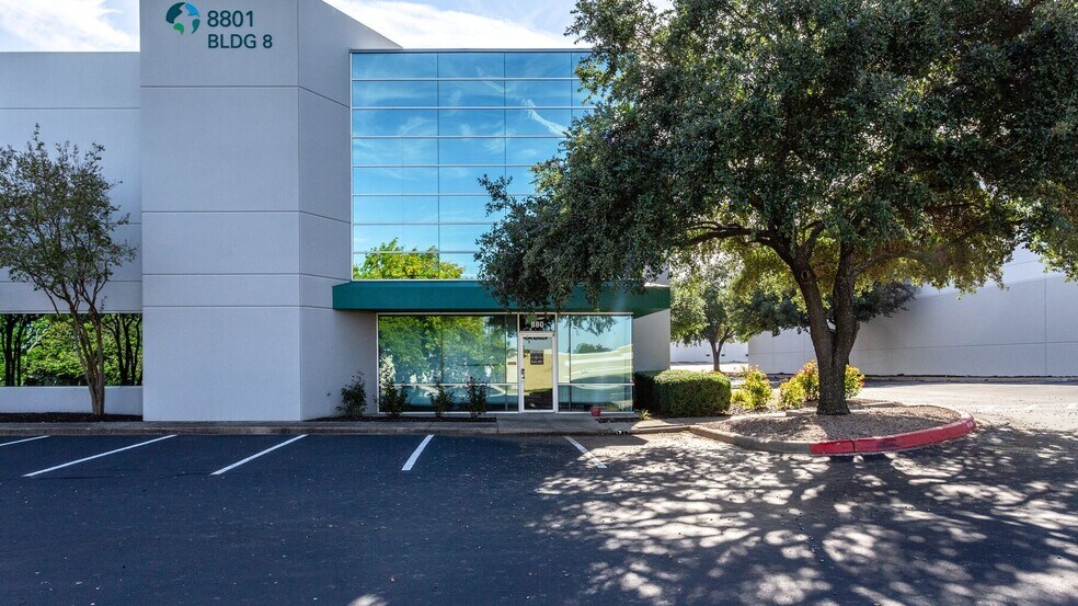 More Photos Of 8606-9101 Wall St, Austin Unknown For Lease