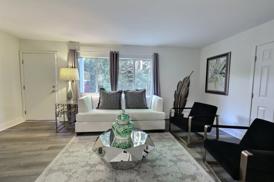 More Photos Of 534 Broadway St, Venice Apartments For Sale