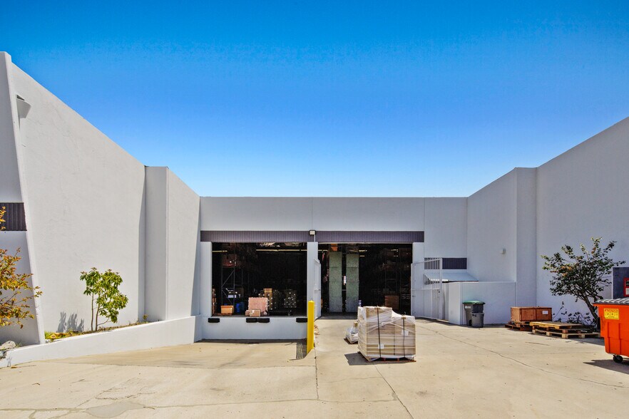 More Photos Of 17230 S Avalon Blvd, Carson Warehouse For Sale