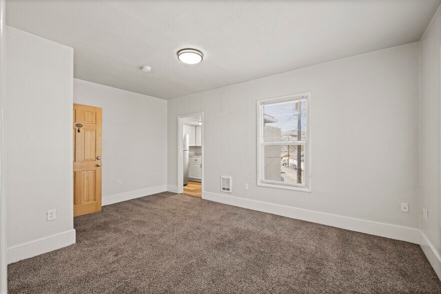 More Photos Of 211 N Delaware Ave, Wenatchee Apartments For Sale