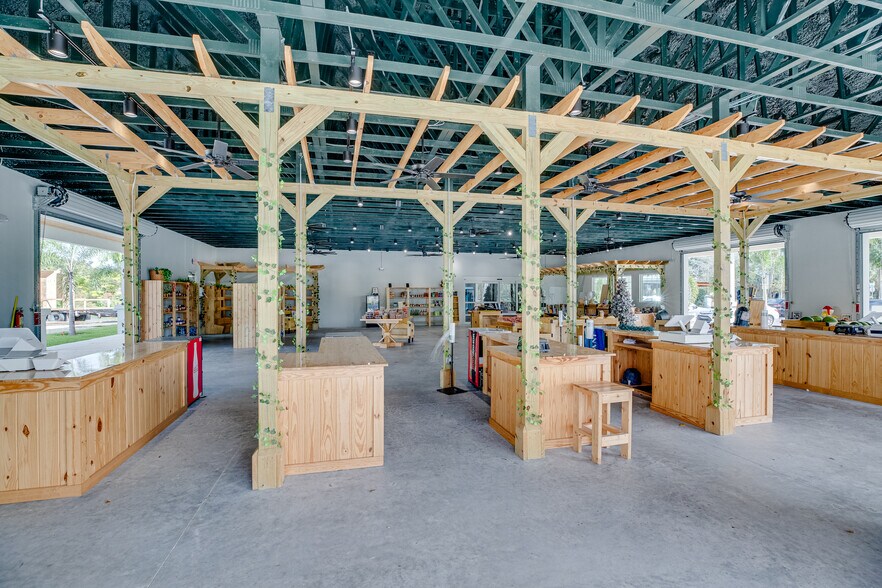 More Photos Of 3700 9th St SW, Vero Beach Restaurant For Sale