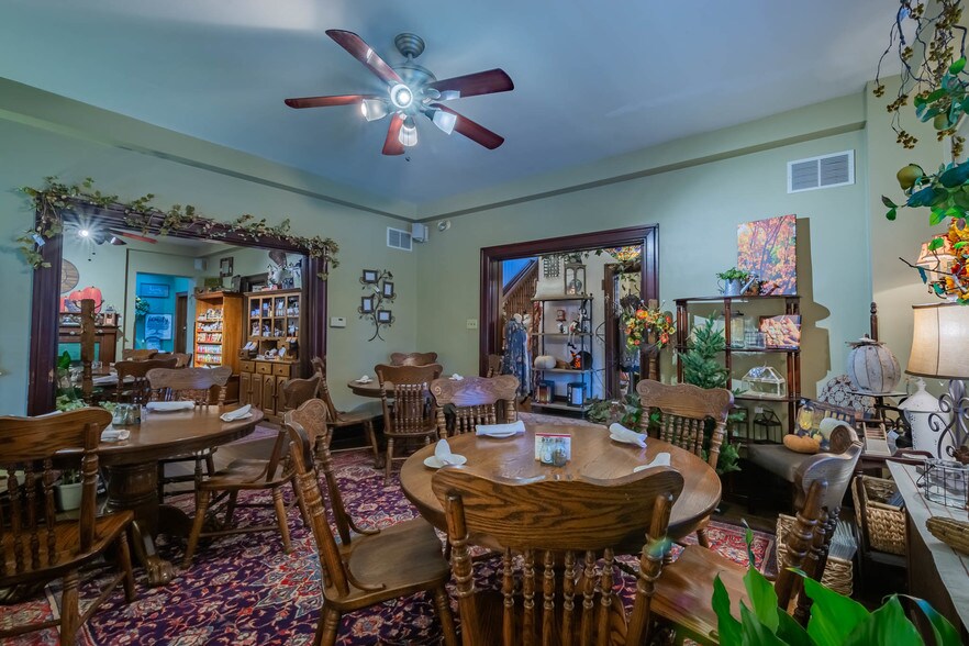 More Photos Of 7505 Saltsburg Rd, Pittsburgh Restaurant For Sale