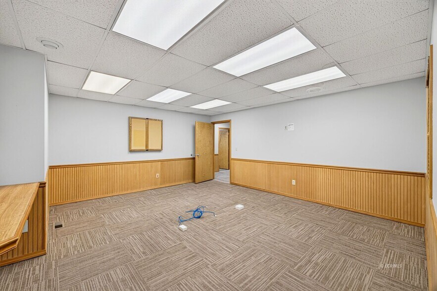 More Photos Of 975 5th St, Elko Office For Lease