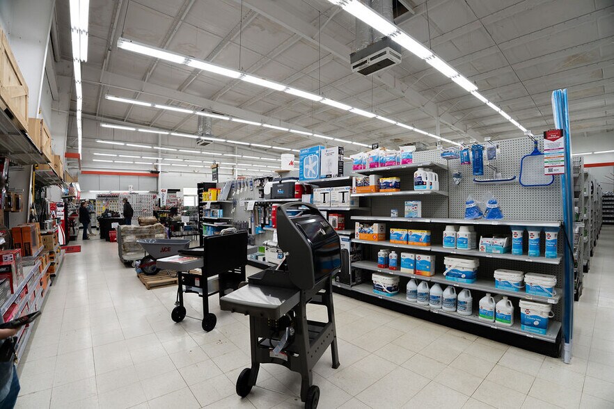 More Photos Of 3321 Holley Rd, Lizella Freestanding For Sale