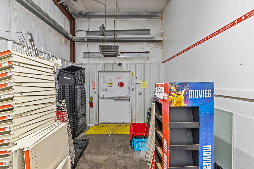 More Photos Of 1945 Kings Rd, Jacksonville Freestanding For Lease