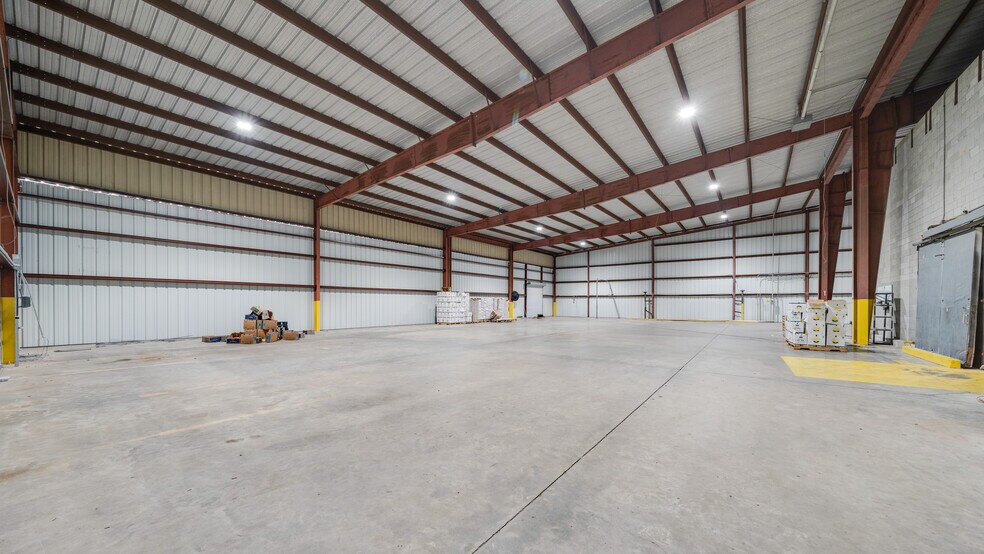 More Photos Of 2476 GA-76 Hwy, Adel Warehouse For Sale