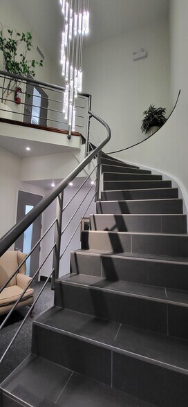 More Photos Of 30 Wertheim Ct, Richmond Hill Office Residential For Lease