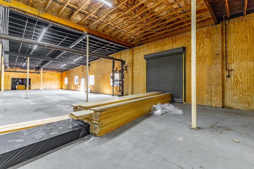 More Photos Of 406 4th Ave, Dalton Manufacturing For Lease