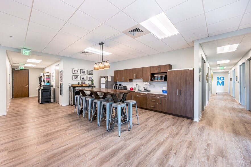 More Photos Of 1501 Belle Isle Ave, Mount Pleasant Office For Lease