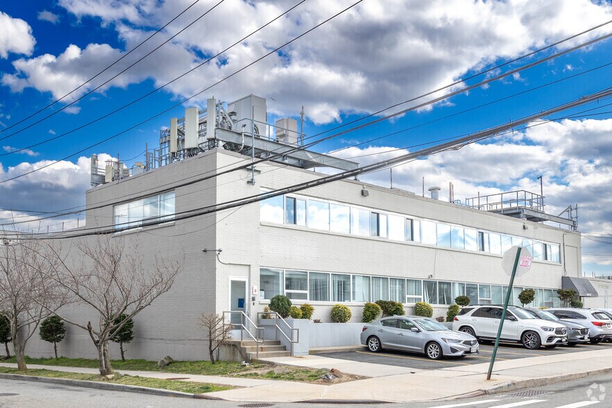 Primary Photo Of 145-69 226th St, Jamaica Warehouse For Lease