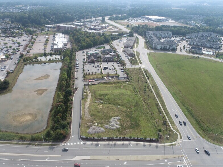 More Photos Of 2071 Ralph Stephens Rd, Holly Springs Medical For Lease