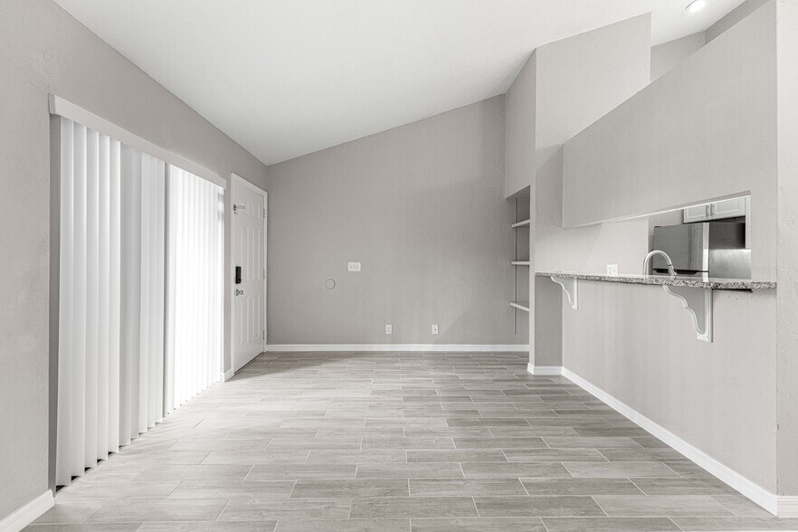 More Photos Of 4151 SE 22nd Ave, Ocala Apartments For Sale