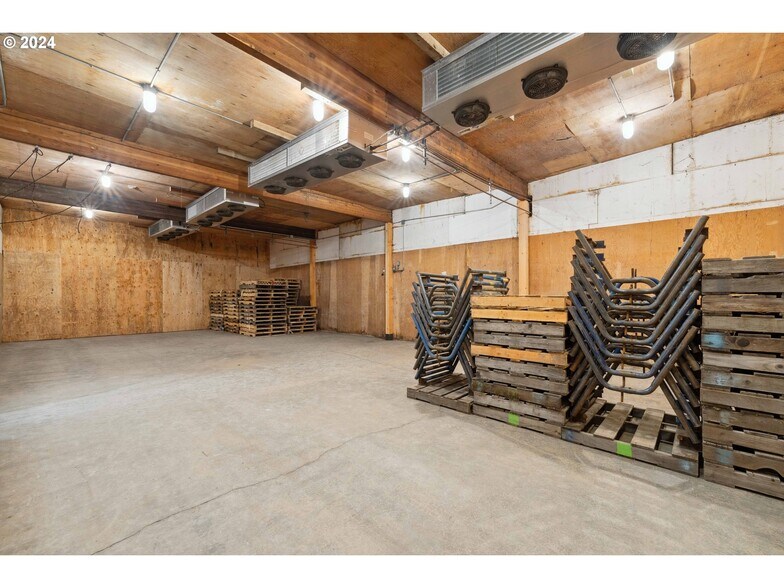More Photos Of 665 Hemlock Ave, Coos Bay Refrigeration Cold Storage For Sale