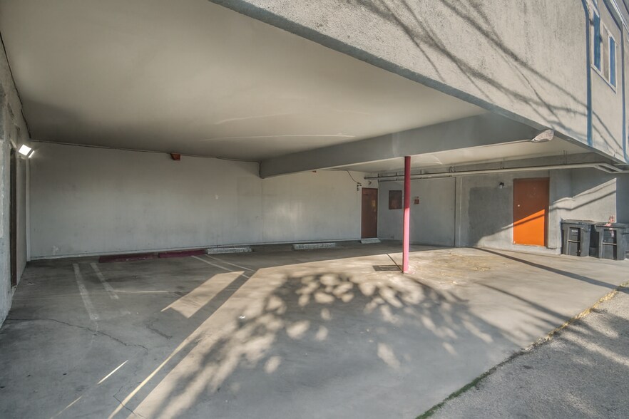 More Photos Of 4306-4310 W Victory Blvd, Burbank Storefront Retail Office For Sale